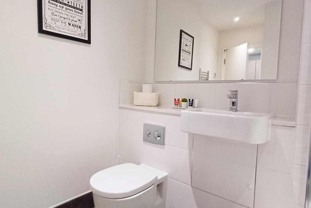 Stylish Modern 1Bed Apartment In Bedford Bagian luar foto
